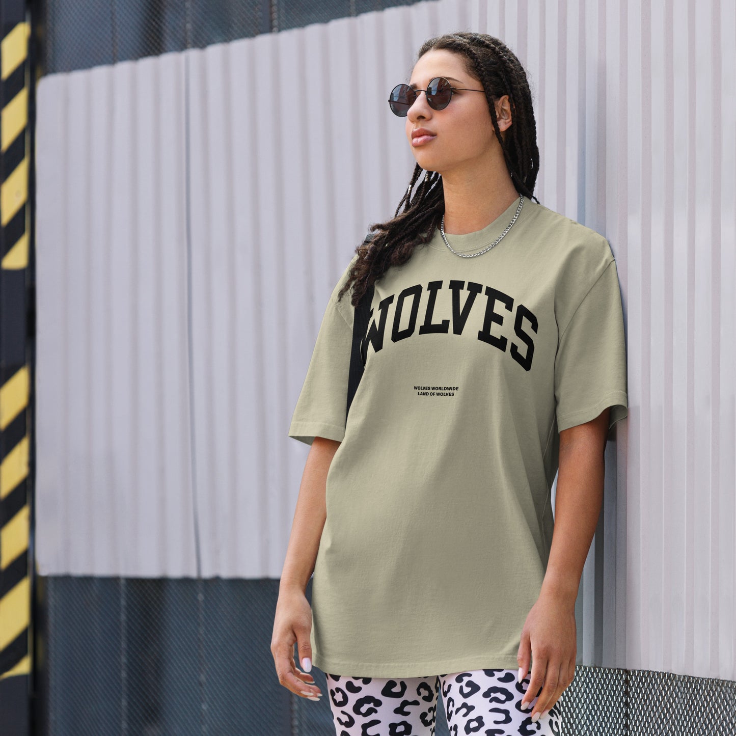 Wolves Industries VIX Oversized faded t-shirt